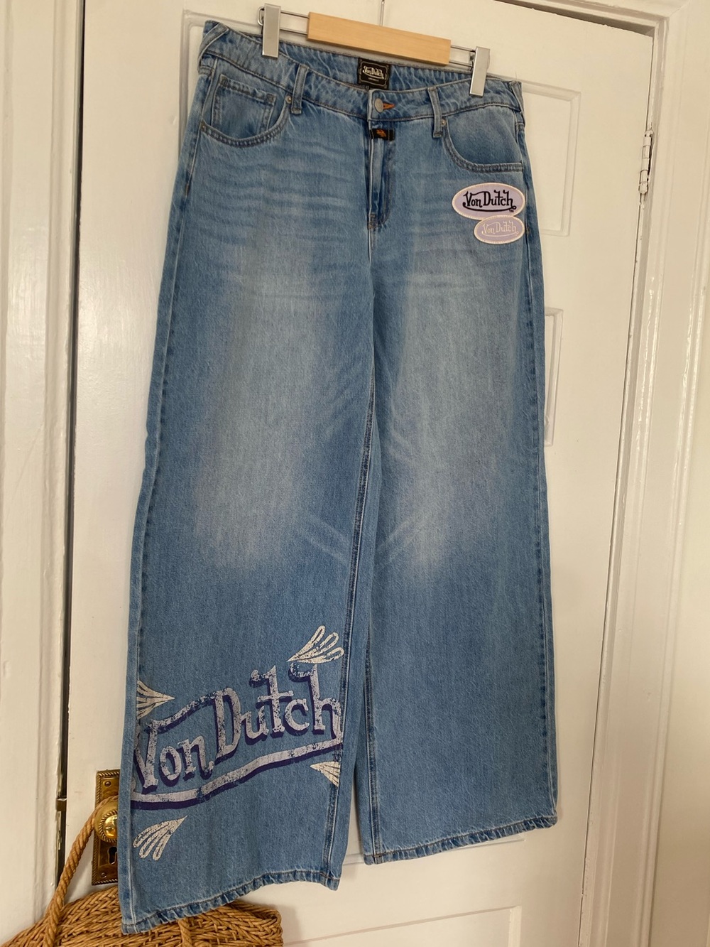 Von Dutch wide leg baggy skater
Y2K inspired jeans